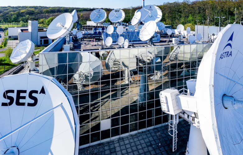 SES adia lançamento comercial do novo serviço de banda larga via satélite para o fim de 2023