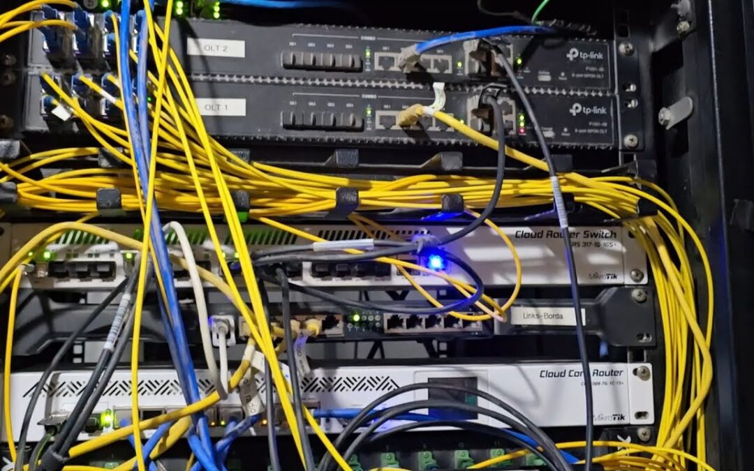 Mudança Rack e POP Provedor 500 clientes FTTH, 3 OLTs TP-Link, CCR, Switch, Server, Rádio